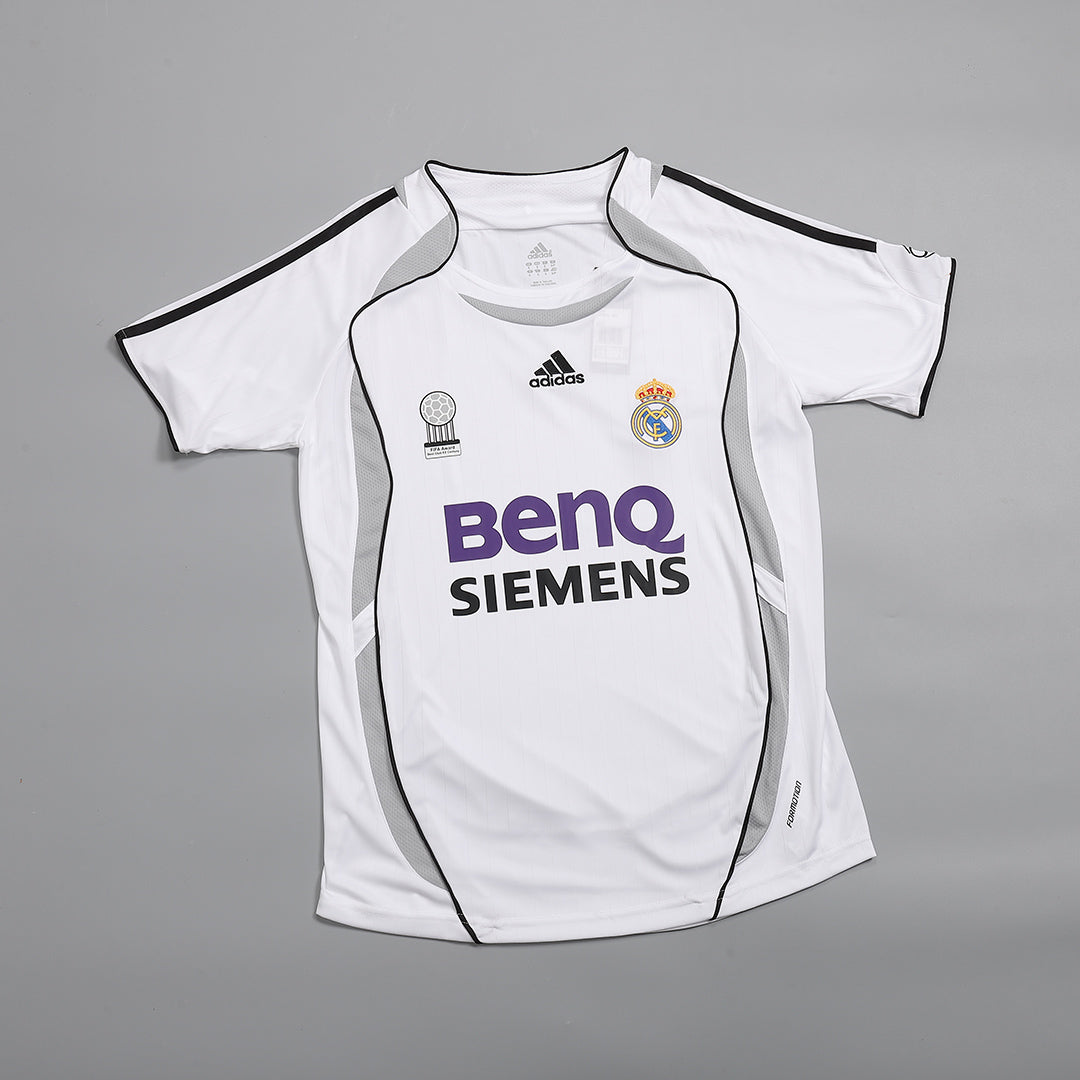 Real Madrid Retro Jersey Custom SERGIO RAMOS #4 Soccer Jersey Home 2006/07
